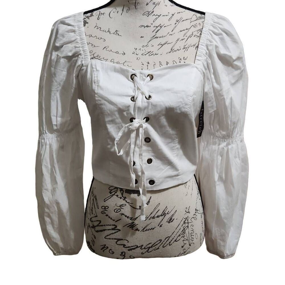 Love by Chelsey Ladies Size Medium White Cropped Puffy Sleeve Lace Up Blouse